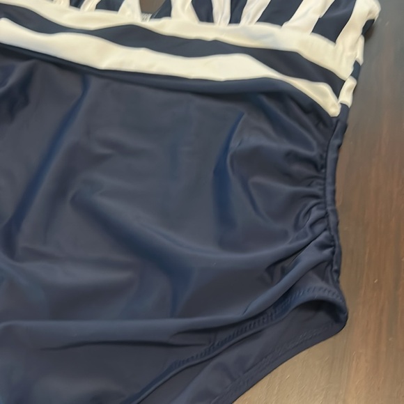 Navy Stripe V Neck Ruching Tummy Control One-Piece Swimsuit Size L NEW - Picture 4 of 16